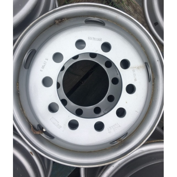 Felni 6.00 X 17.5, ILV, SILBER RAL9006 10/176/225, O26, M20/M22, MZ, ET+122.5 HMA135.5 2725/2725 KG - 100