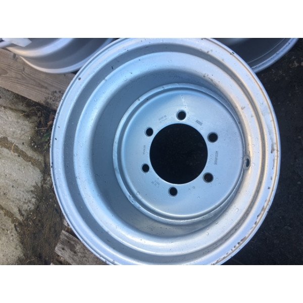 Felni 16.00 X 17 6/161/205, A2, ET 0, SILBER RAL9006 3250/4250 KG- 65/40 KM/H Demo