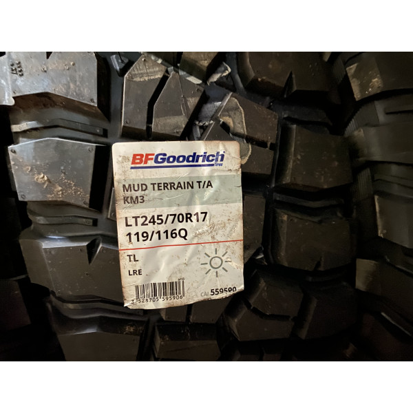BF Goodrich Mud Terrain T/A KM3 245/70 R17 119/116Q
