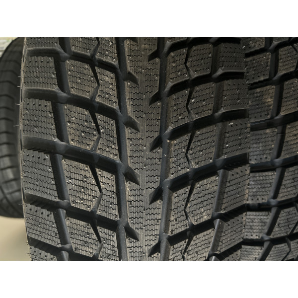 LingLong Green-Max Winter Ice I-15 SUV 235/75 R15 105T