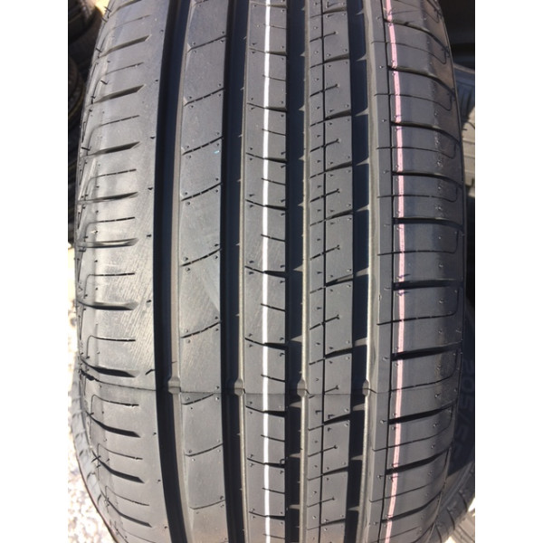 Royal Black RoyalMile 205/55 R16 91V