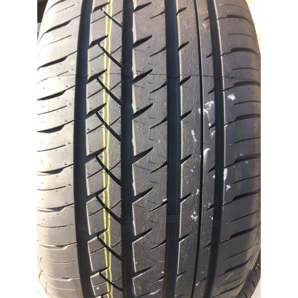 Sonix Prime UHP 08 235/40 R19 96W XL